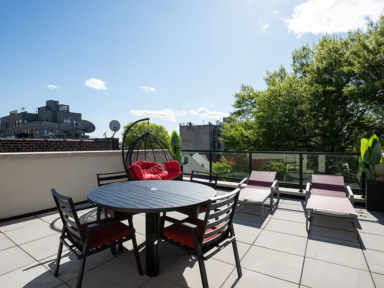 675 E 32nd St #26 — Photo 27