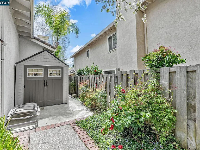 668 Sun Tree Ct — Photo 56