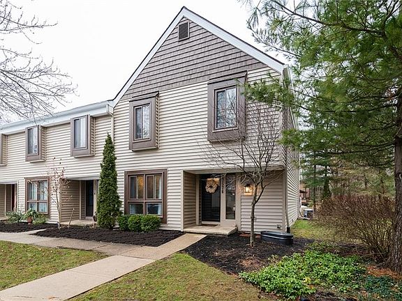 2nd image of 17576 Fairlawn Dr