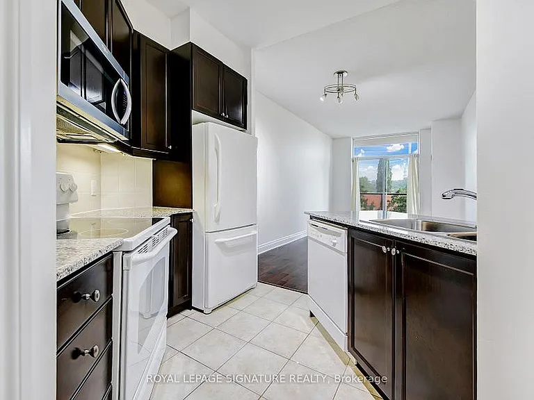 25 Earlington Ave — Photo 13