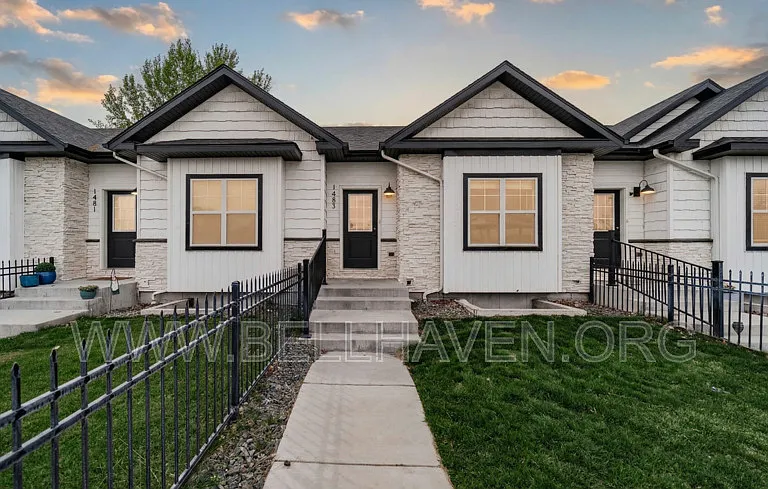 1483 Fremont Ave — Photo 2