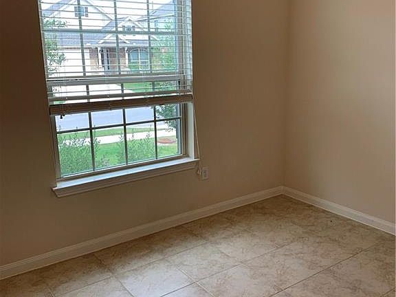 2nd image of 612 Linares Ln
