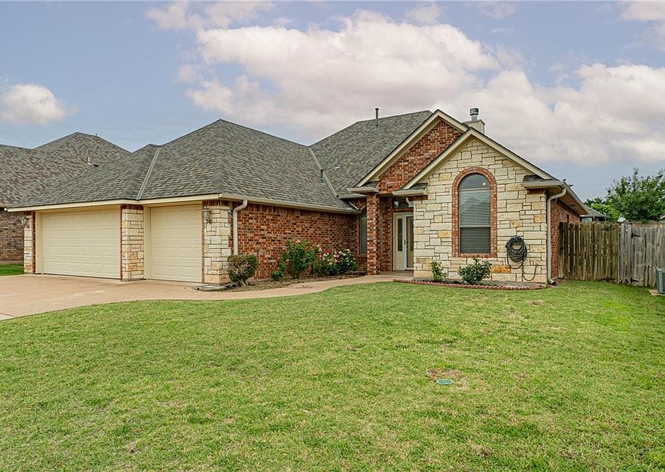 1st image of 1808 SW Driftwood Dr