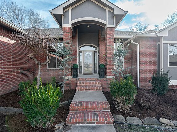 2nd image of 8503 W Meadow Park