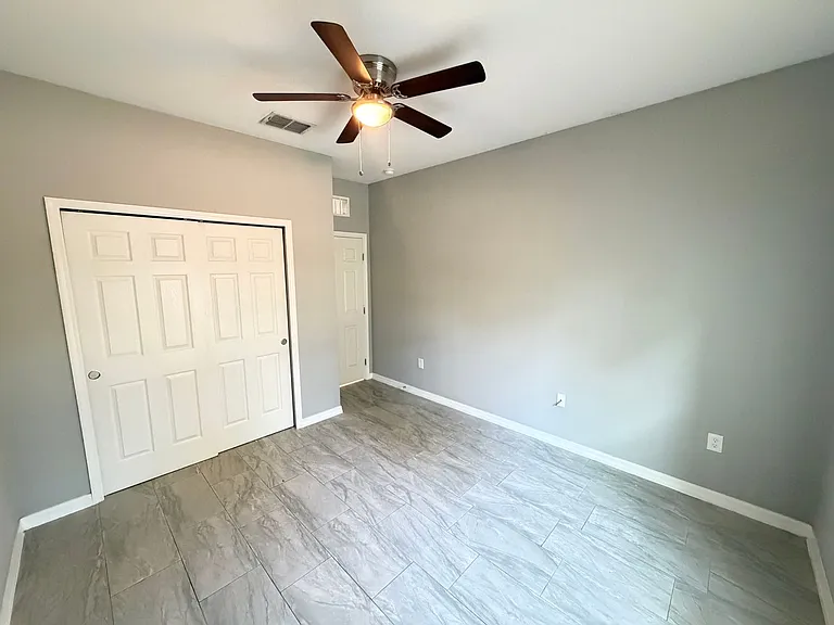 130 Dailey St SE — Photo 11