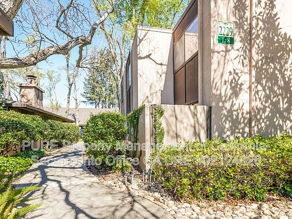 4th image of 2229 Woodside Ln Unit 4