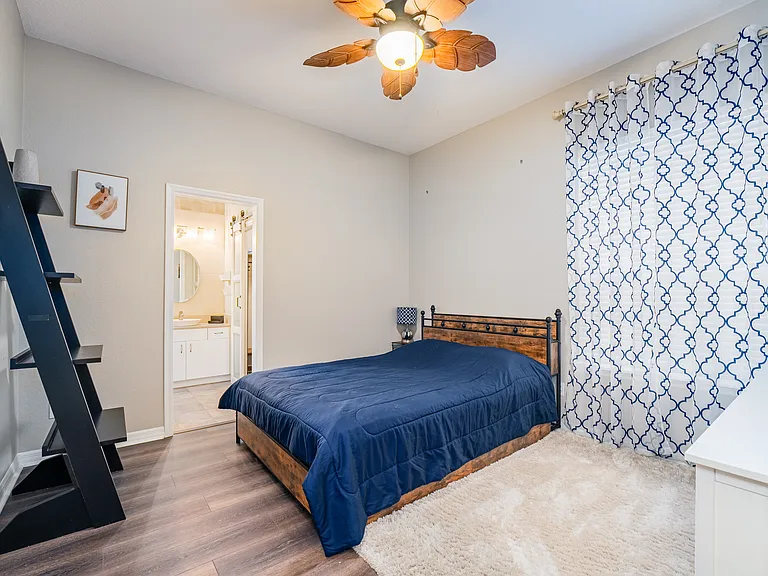 9502 Portbury Dr — Photo 17