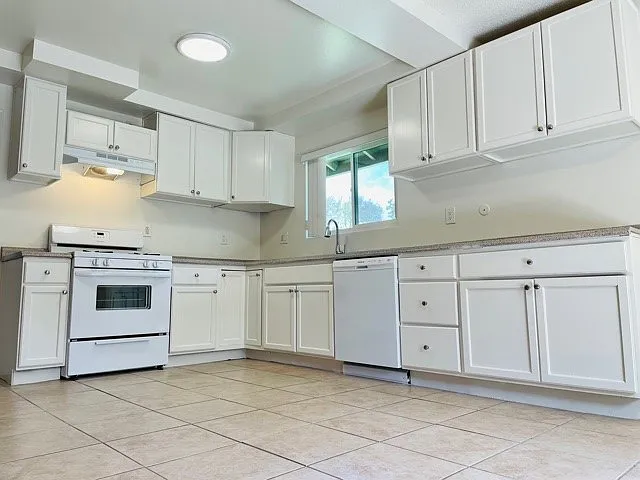 15631 Tustin Village Way #A3 — Photo 21
