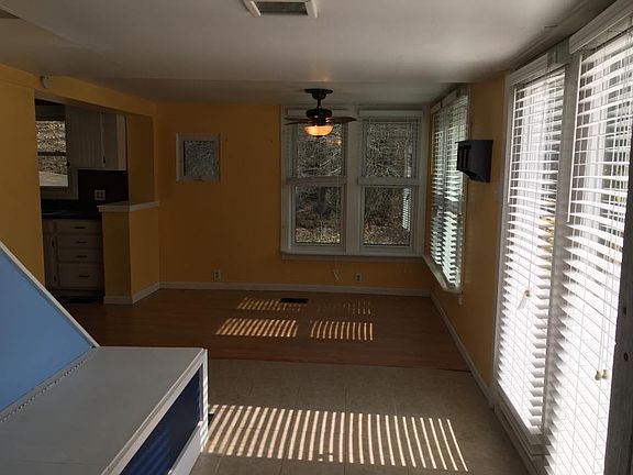 Side Entry / Dinning Room