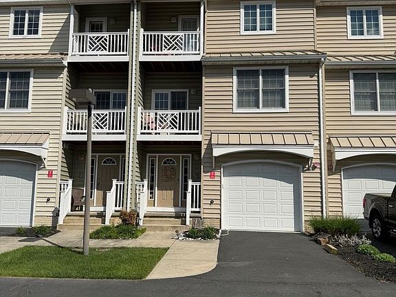 5th image of 9823 Golf Course Rd Unit 20