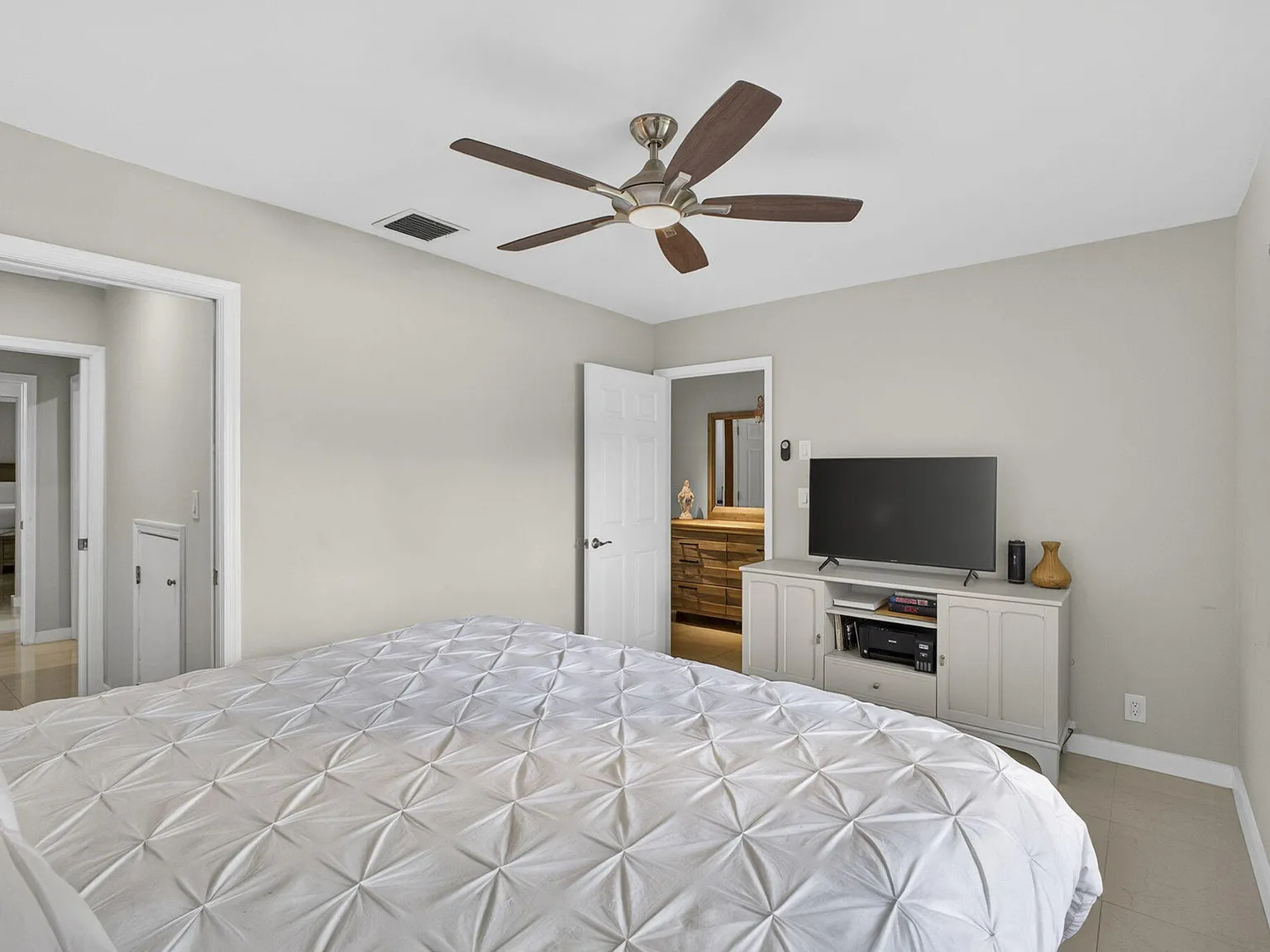 3 bed, 1720 sqft, $3,800 — Photo 4