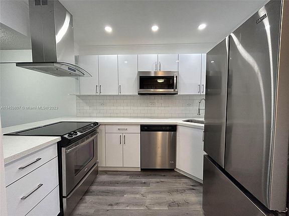 3rd image of 2831 E Sunrise Lakes Dr #303