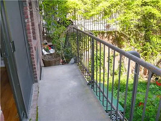 Rented by Mark David | media 22