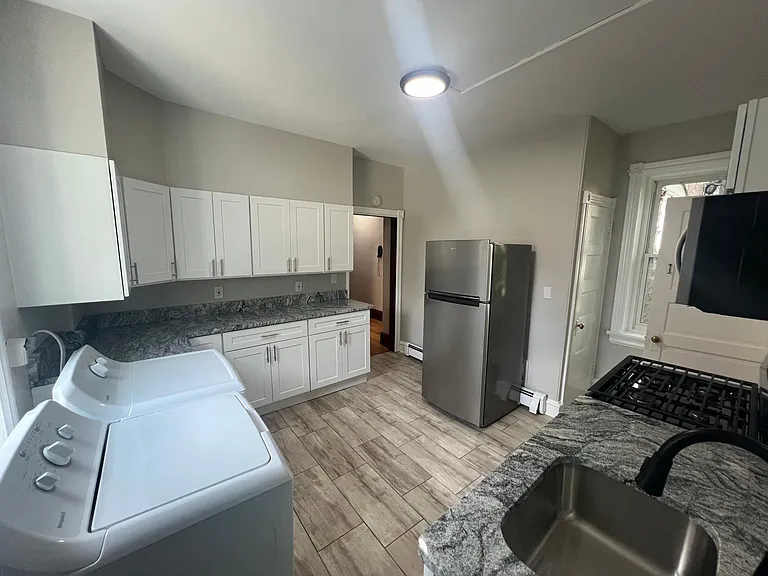 711 Concord Ave #1 — Photo 6