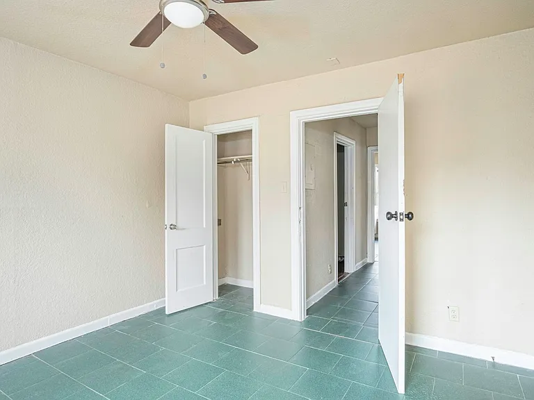 928 Poinsettia St #1 — Photo 5