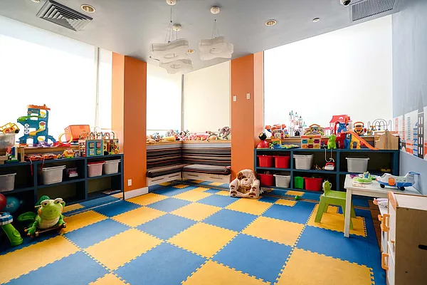 Rented by R New York | media 11