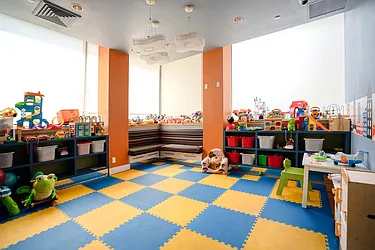 Rented by R New York