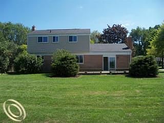3rd image of 2207 Cumberland Dr