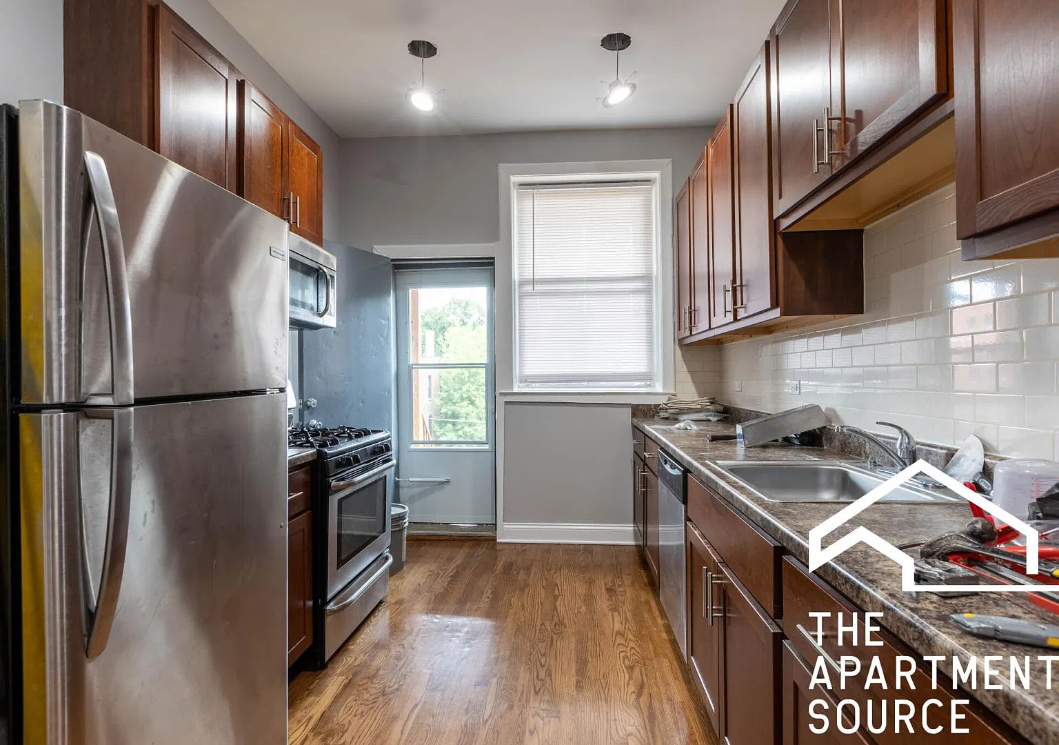 906 West Montrose Avenue #3 — Photo 2