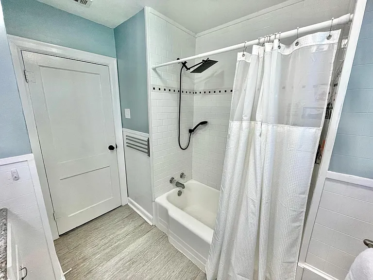 2321 Lyle Ave — Photo 36