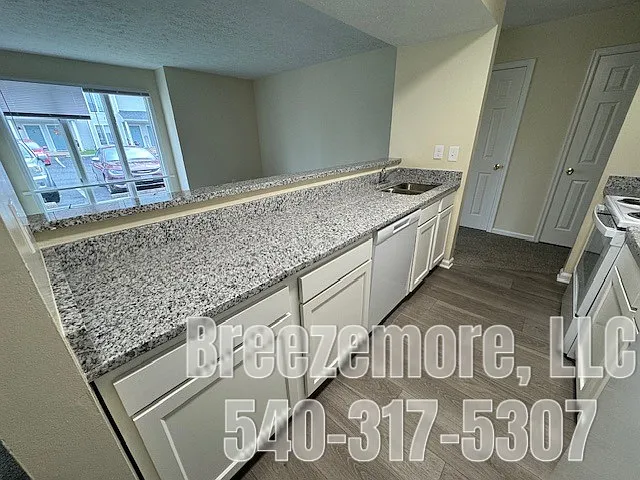 76 E Grandview Ave — Photo 2