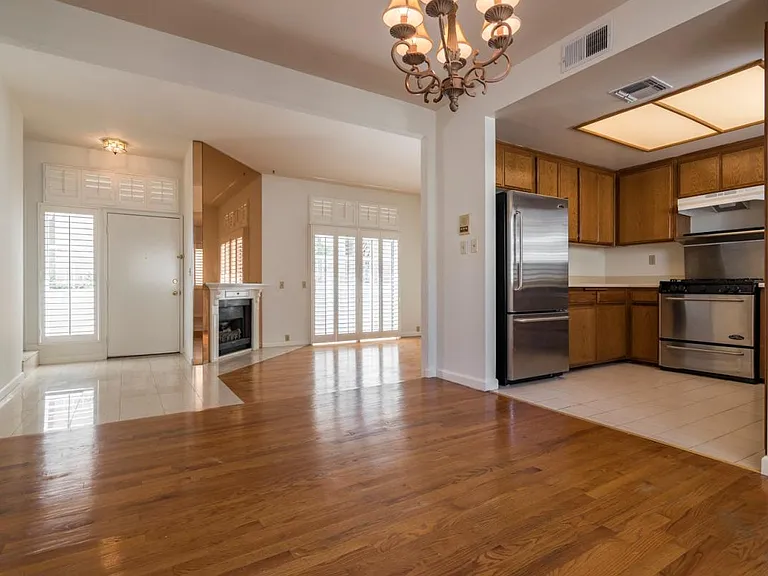 545 South St #4 — Photo 13