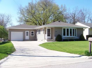 1809 1st Ave N, Clear Lake, IA 50428