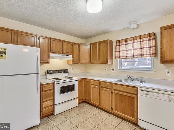 5th image of 510 Realm Ct E