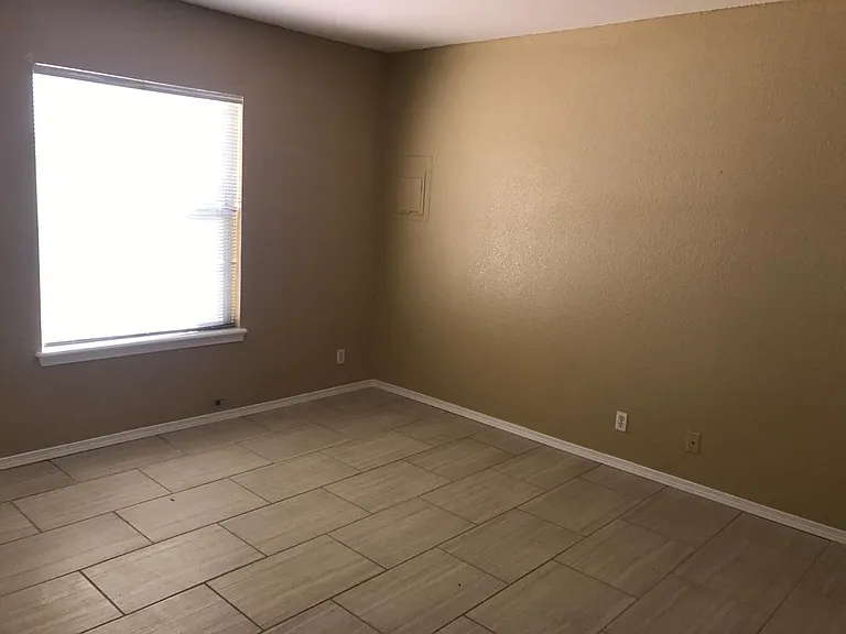 1805 Jean Louise St — Photo 9