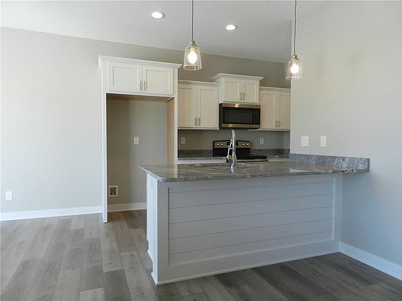2nd image of 901 Lost Lake Dr