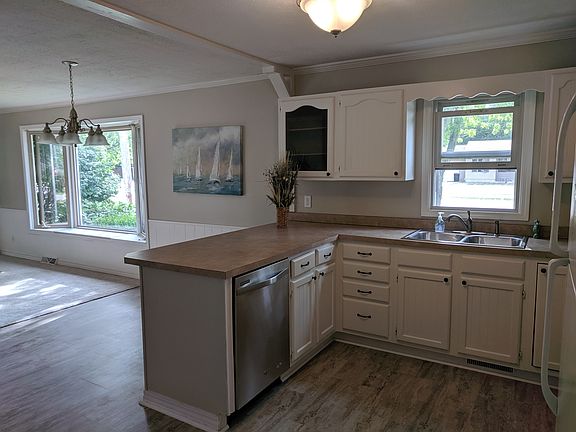 4th image of 169 N 168th Ave