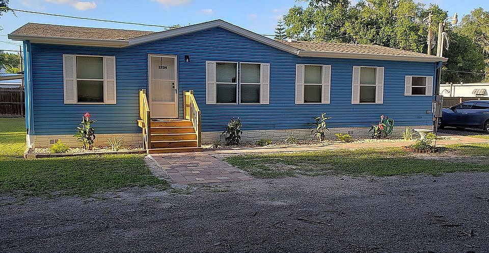 1st image of 1704 Chesapeake Dr