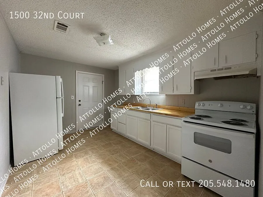 Cozy 2 Bed / 1 Bath Home Updated Central HVAC Coming Soon! — Photo 4