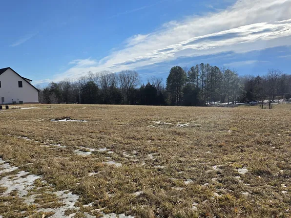 26 Camellia Pl, Moneta, VA 24121