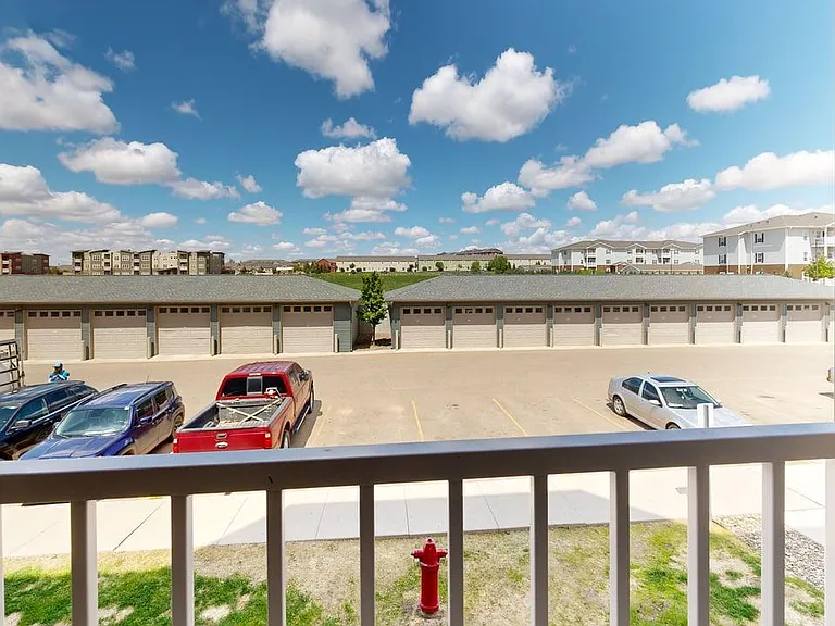 Eagle Crest Apartments — Photo 54
