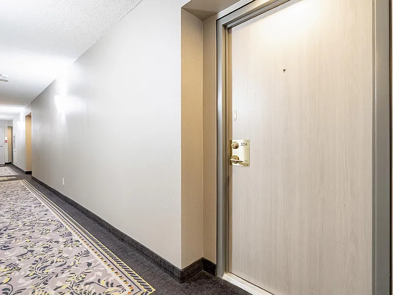 150 Dunlop St E #304 — Photo 8