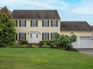 16 Highland Cir, Halifax, MA 02338