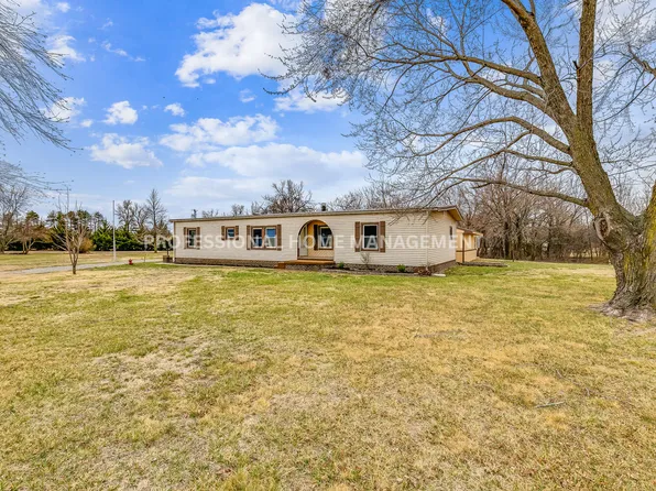 1113 W Hoover Rd, Kingman, KS 67068