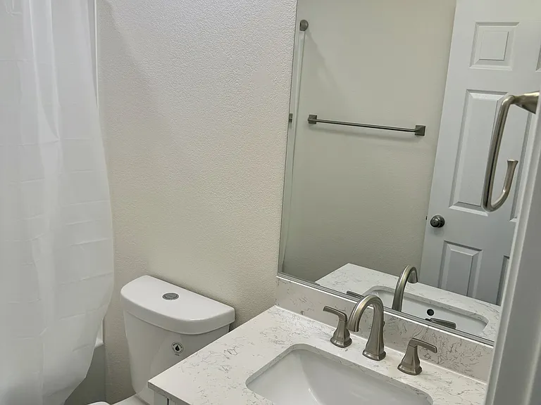 Presidio Villa Apartments — Photo 17