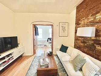 Rented by Best Apartments North Inc