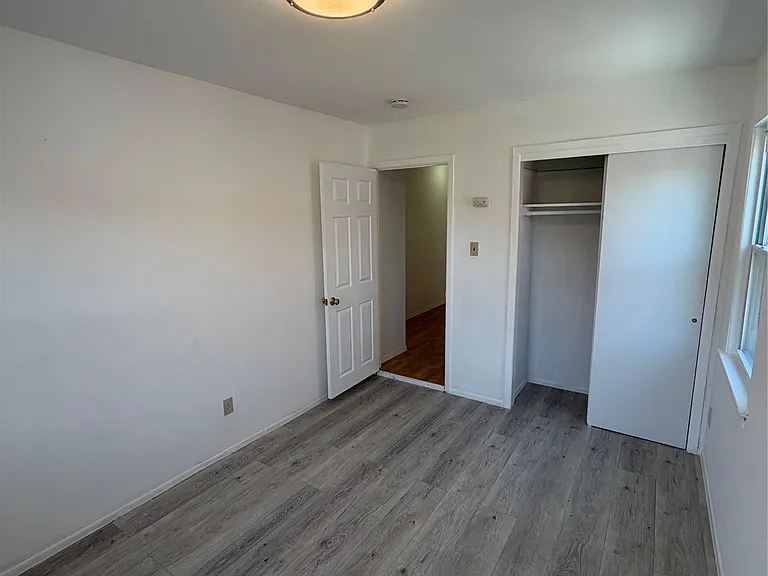 2735 Cropsey Ave #B — Photo 21