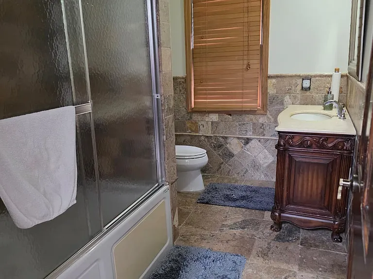 526 Moonachie Ave — Photo 1