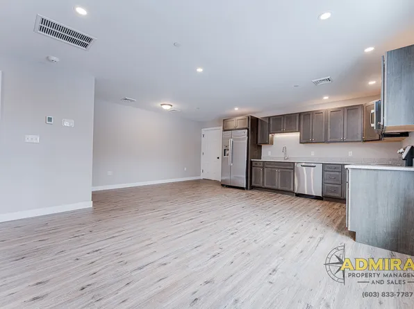 3 Strafford Rd, Rochester, NH