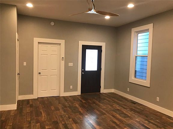 5th image of 1330 Lexington Ave
