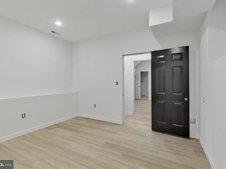 223 S 45th St #1R — Photo 23
