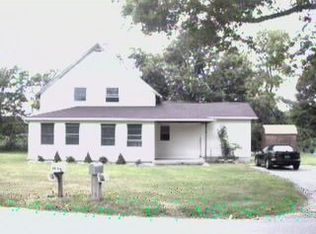 587 Raymond Hill Rd, Uncasville, CT 06382