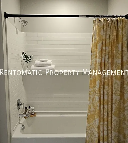 6935 Woods Rose Dr — Photo 22