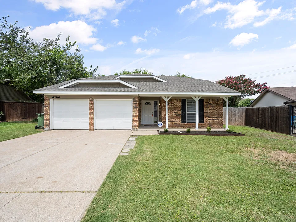 6206 Fernwood Dr