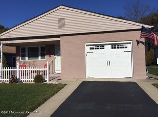 36 Paradise Blvd, Toms River, NJ 08757