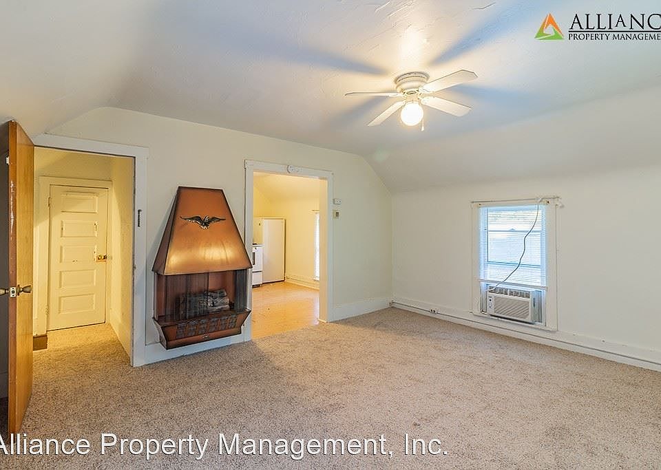 1st image of 527 Laramie St APT 2